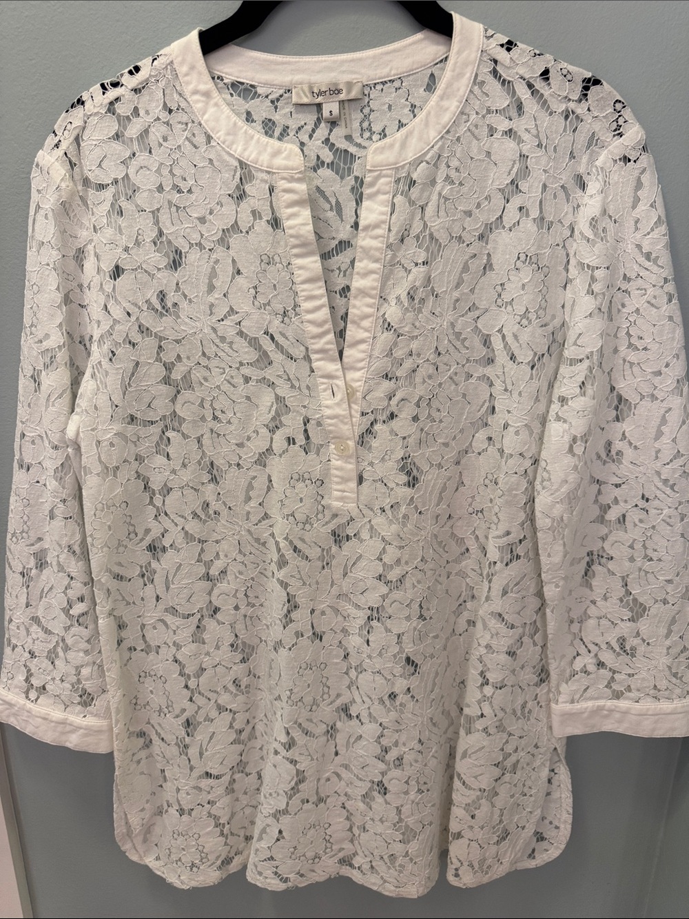 tyler böe White Floral Lace Split-Neck Tunic